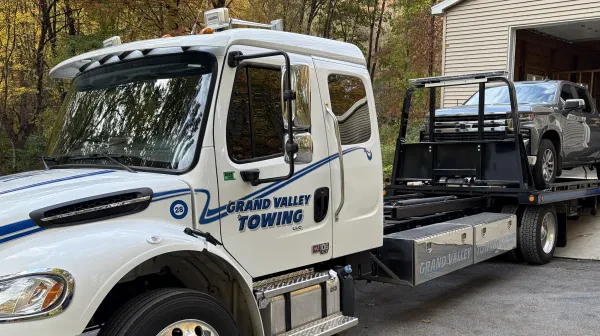 Grand Valley Towing - photo 2