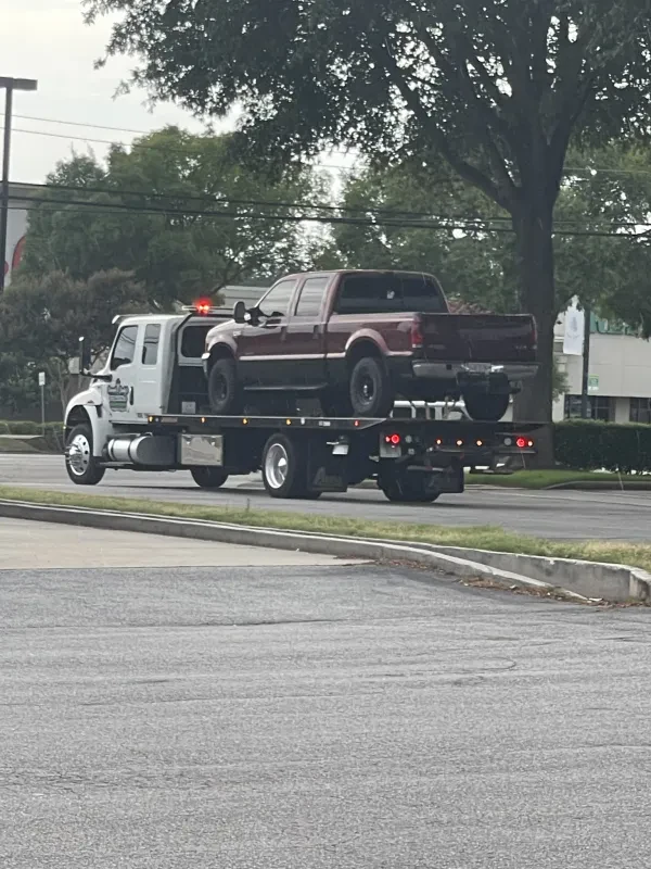 Dennis and Judy's Towing - photo 2