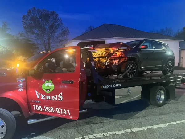 Vern’s Wrecker & Recovery Service - photo 3