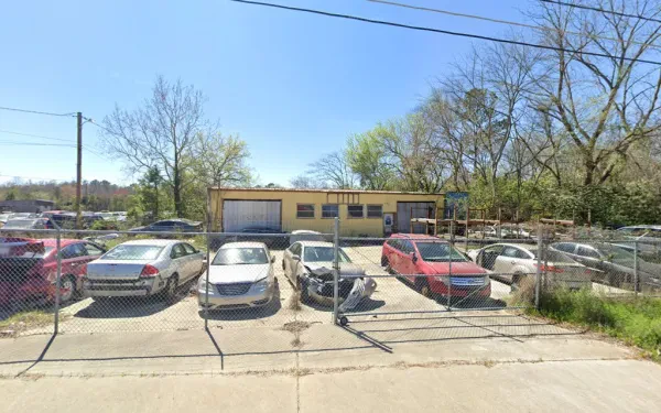 R & R Auto & Truck Salvage - photo 2