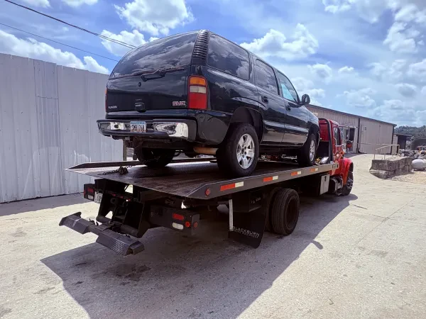 Poly junk car buyer & Tow Co. - photo 3
