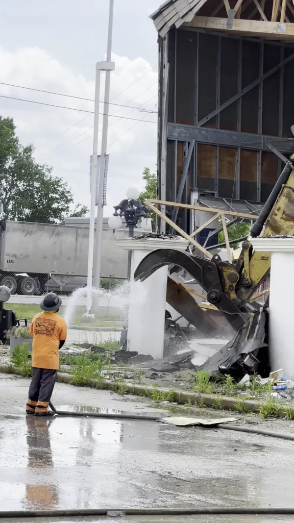 Leeway Wrecking Company - photo 2