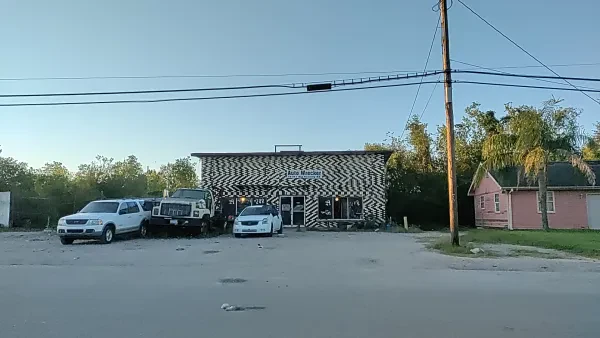 Adam's Auto Wrecker Co - photo 2