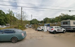 Larry's Truck Salvage