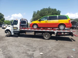 WE BUY JUNK CARS