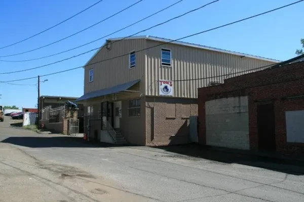 Tom's Foreign Auto Parts - photo 3