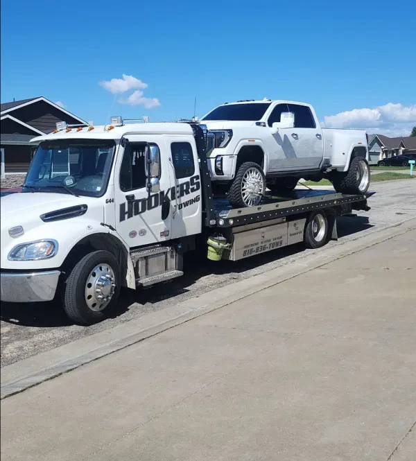 Hooker's Towing - photo 4