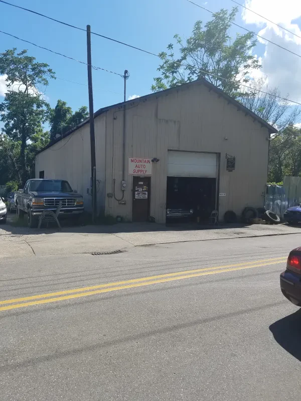 Mountain Auto Towing & Recovery - photo 3