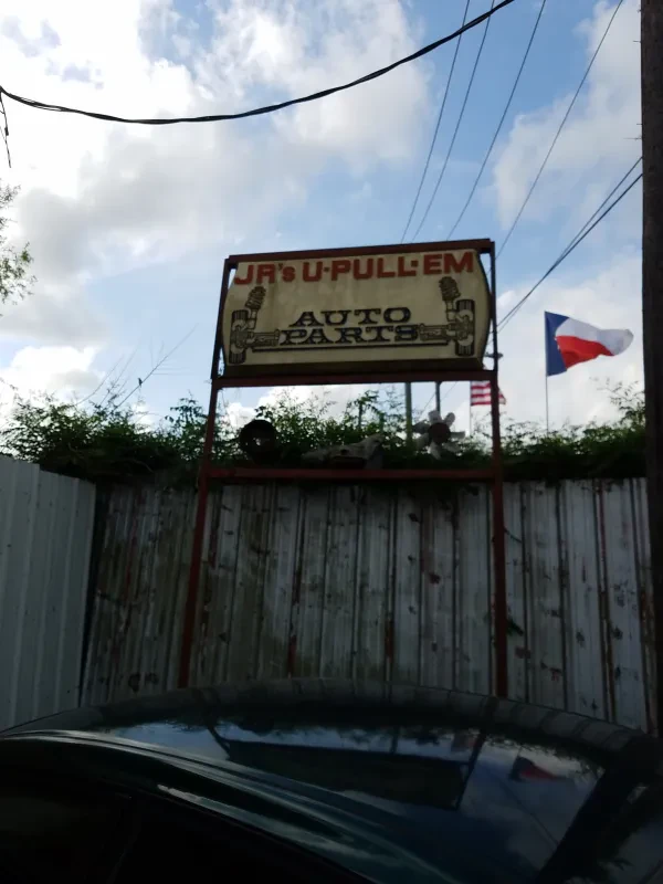 J R'S AUTO PARTS - photo 2