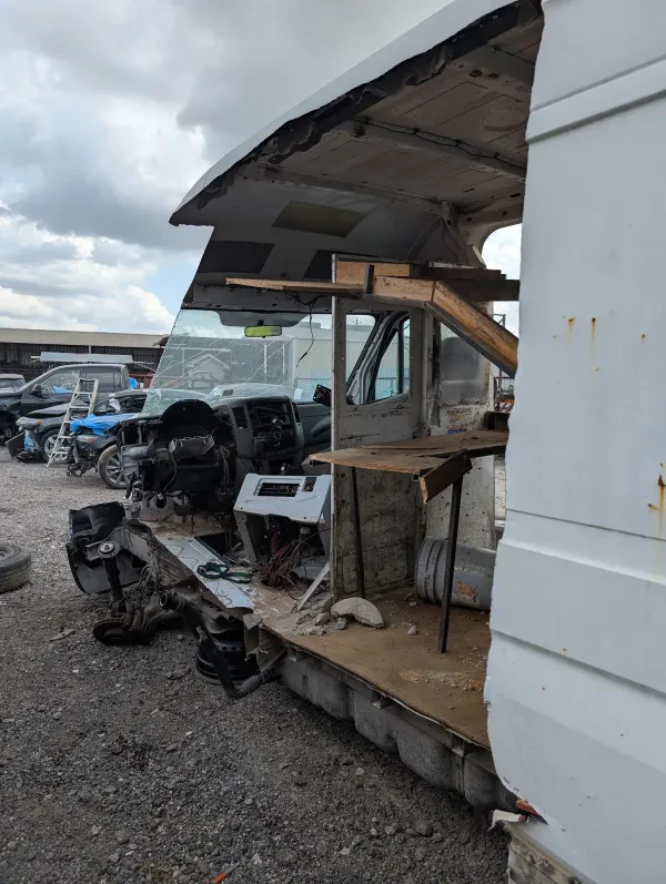 J R'S AUTO PARTS - photo 4