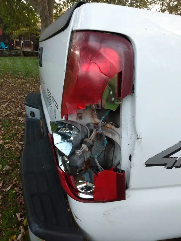 REDL'S AUTO PARTS - photo 2