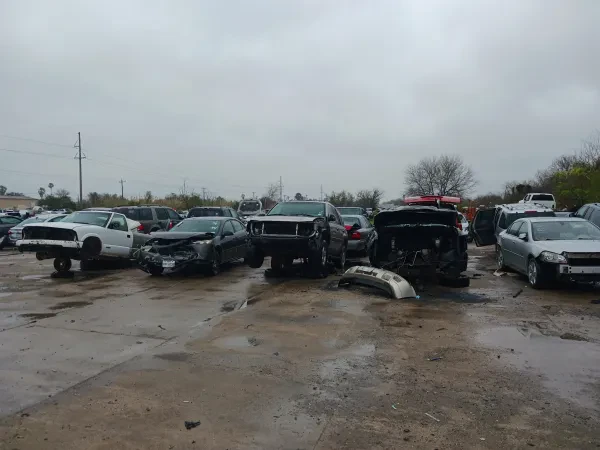 Amigazo JunkYard & Auto Sales - photo 4