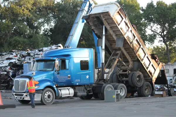 Houston Scrap Metal Recycle Center - photo 4