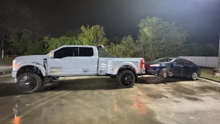 Roadside Emergency Vehicle Wrecker & Towing