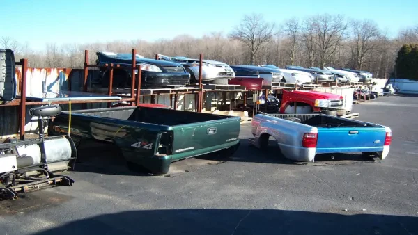 422 Auto Wrecking - photo 2
