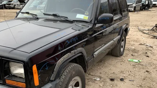 J & V Auto Salvage Inc - photo 2