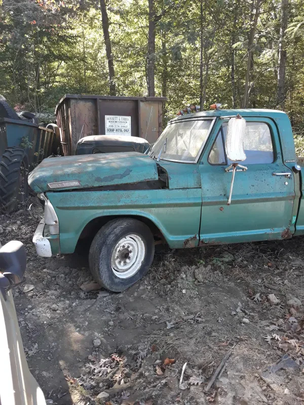 Bennett & Cohey Junk Yard - photo 2