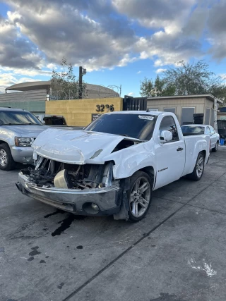 El Valle Auto Parts