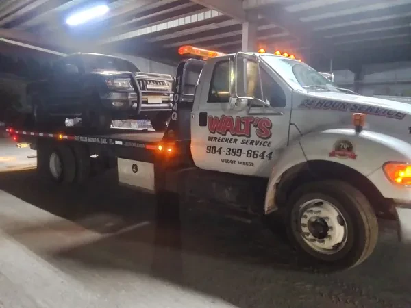 Walt's Wrecker Service - photo 3