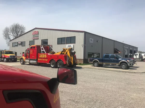 Red's Rollen Garage - photo 2