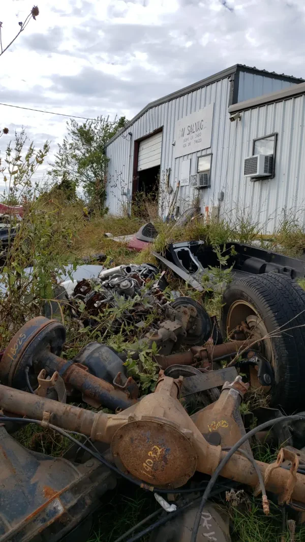 D & V Late Model Salvage - photo 4