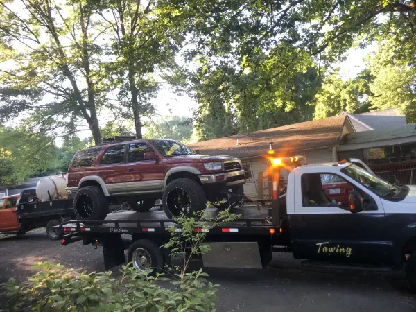 Smokey's Towing - photo 3
