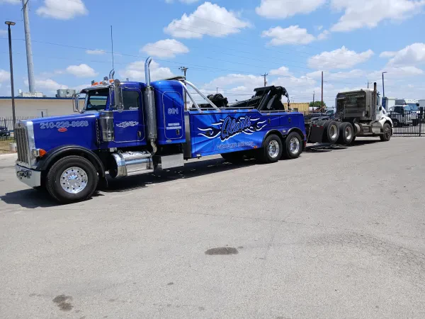 Alanis Wrecker Service - photo 2