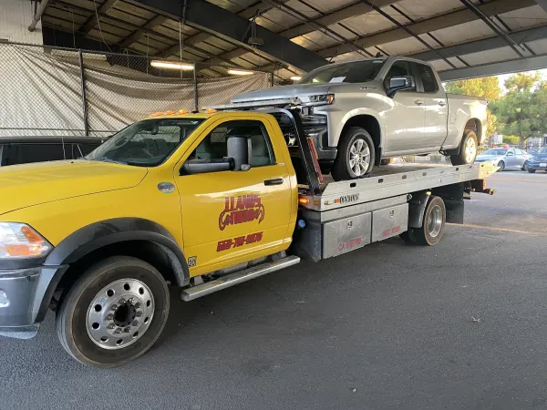 Llanos Towing Fresno - photo 2