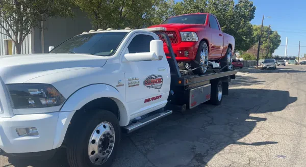 Llanos Towing Fresno - photo 3