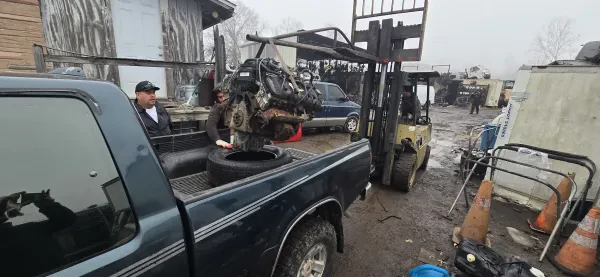 HENRY'S AUTO PARTS - photo 2