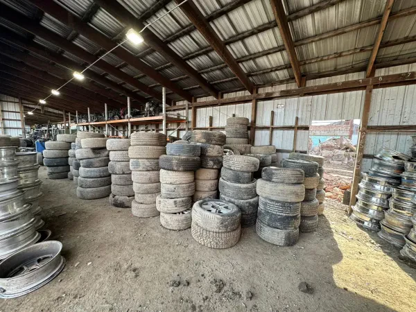 Broadway Auto Parts-Glass Ltd - photo 4