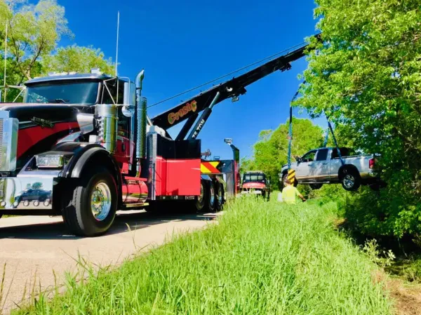 Crosby's Heavy Duty Wrecker Service - photo 3