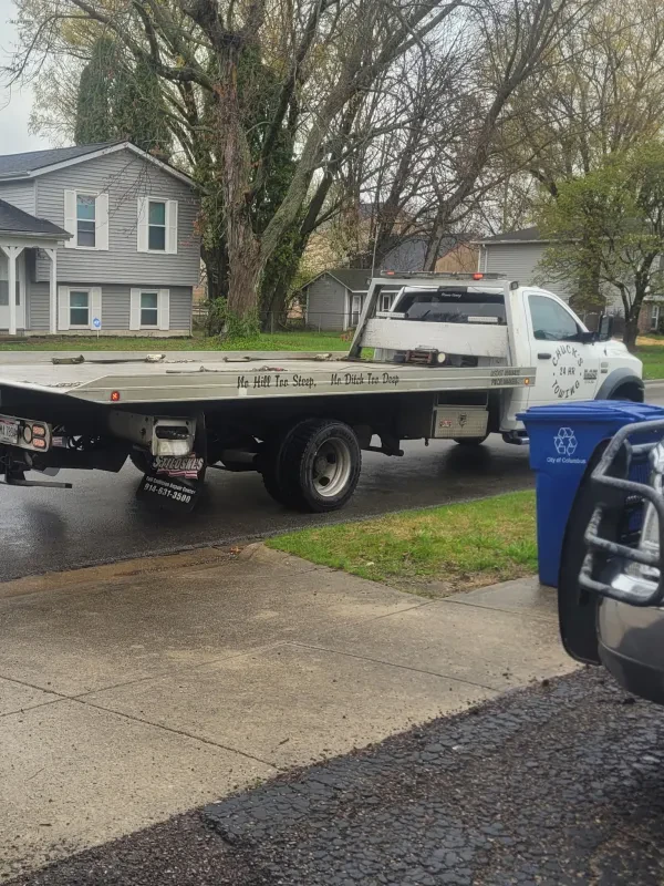 Chuck's 24 Hour Towing - photo 2