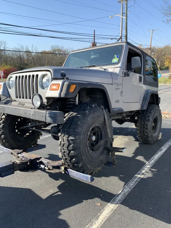 DAVES AUTO AND TOWING - photo 2