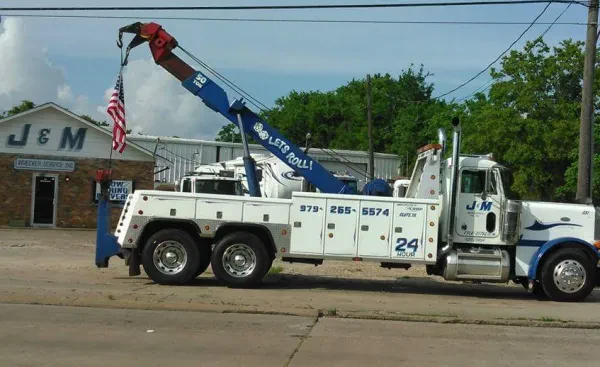 J & M Wrecker Services, Inc - photo 2