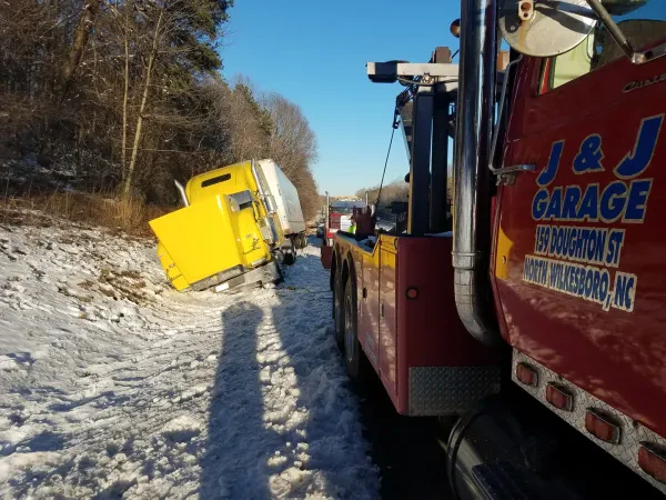 J&J Garage 24hr Towing - photo 3
