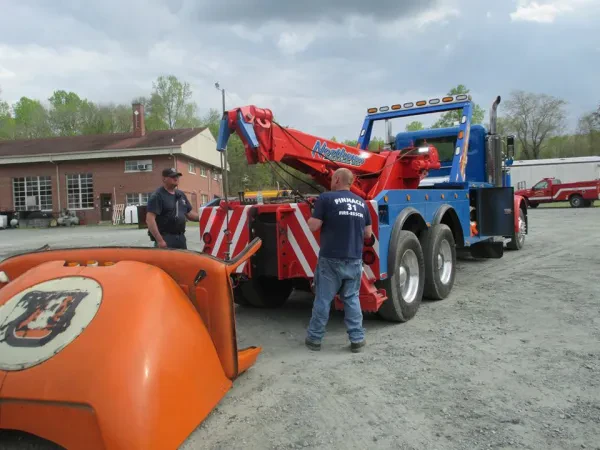 Northend Wrecker Service - photo 3