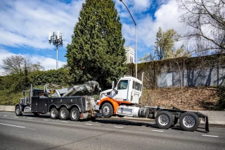 A & A Towing and Recovery