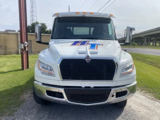 Henry's Towing