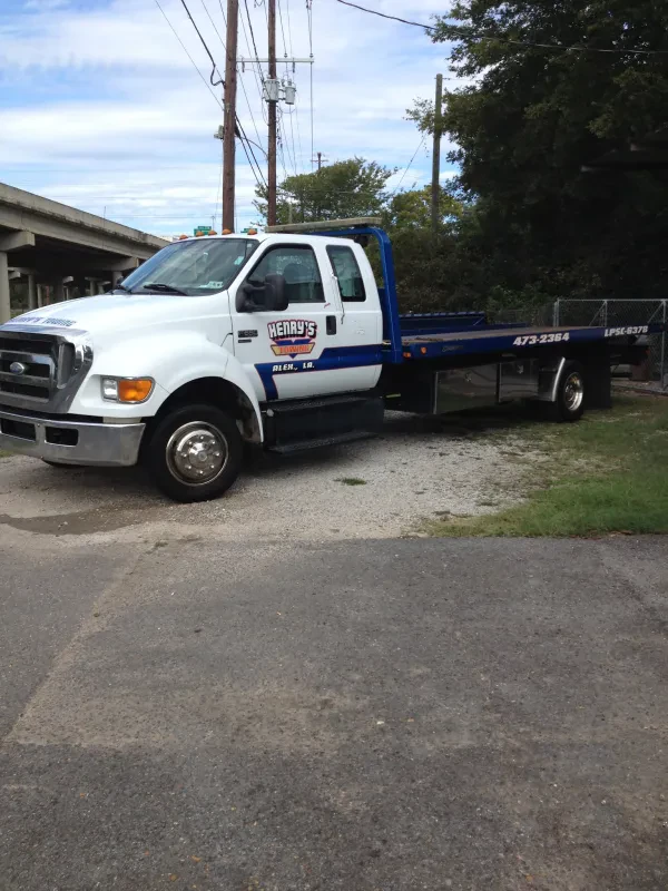 Henry's Towing - photo 2