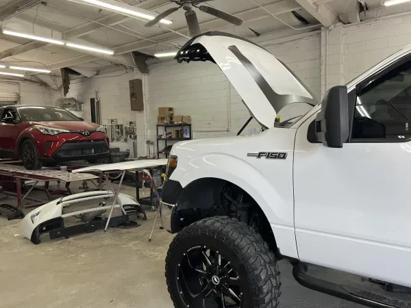 Hughes Paint & Body Works Towing & Recovery - photo 3
