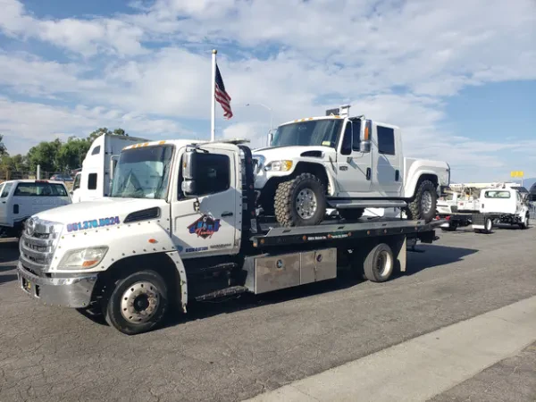 J & J Towing - photo 2