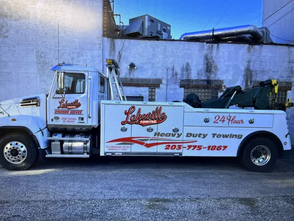 Lakeville Towing & Heavy Truck Repair - photo 3