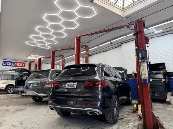 Blue Star Brothers Auto Body Shop | Greenpoint - photo 3