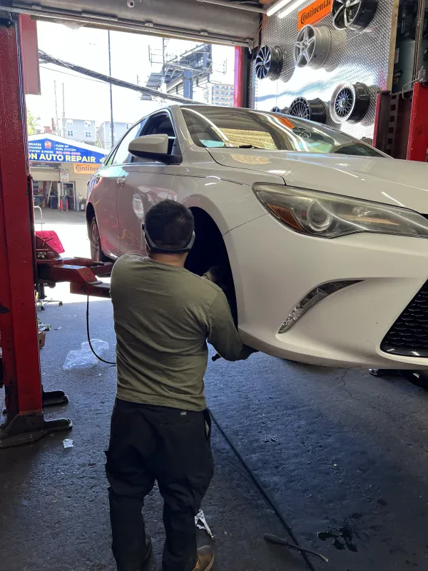 NIARS Auto Repair - photo 4