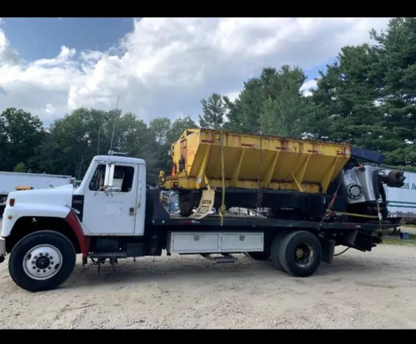 M.E.B TOWING & MOVING - photo 4