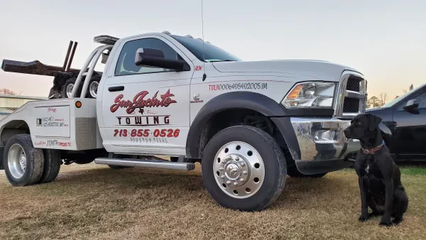 Jeff Smith Baytown Towing and Wrecker Service - photo 2