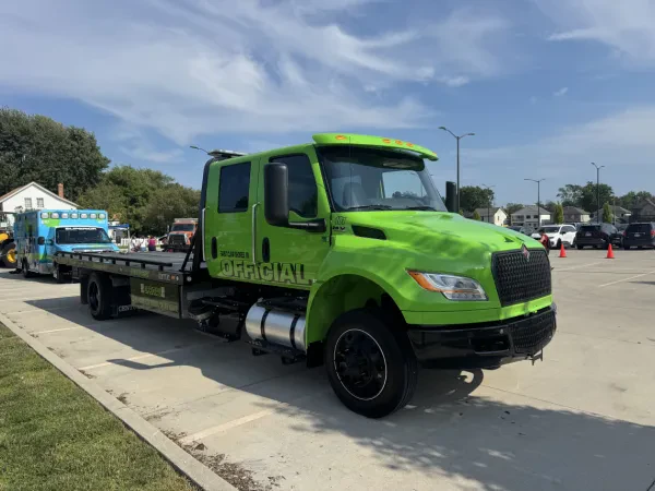 Official Towing - photo 2