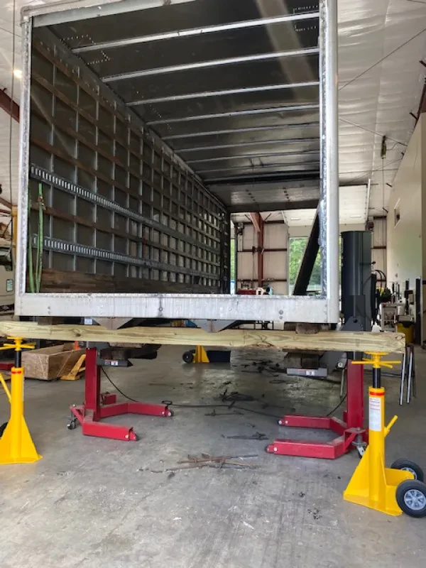 Vinny's Truck Repair & Towing - photo 2