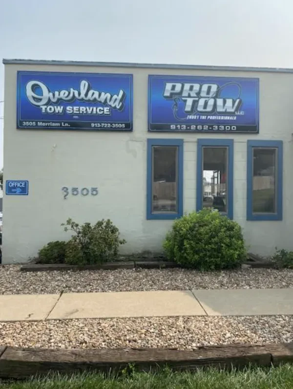 Overland Tow Service - photo 2